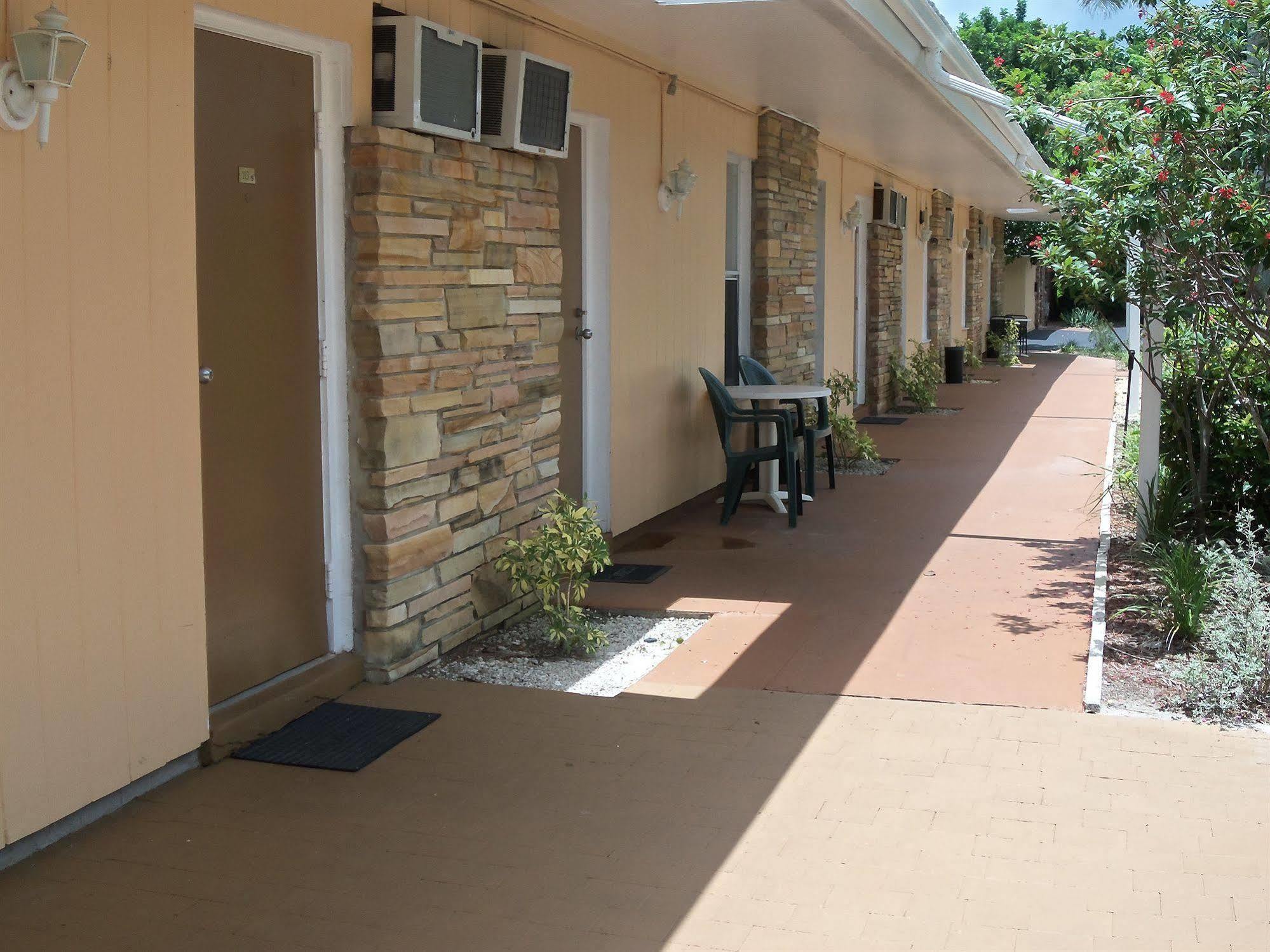The Fairways Inn Of North Naples Exterior foto